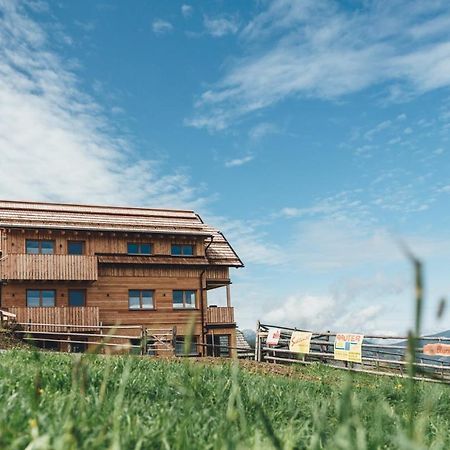 Hiasl Zirbenhuette Hotel Hochrindl Exterior photo
